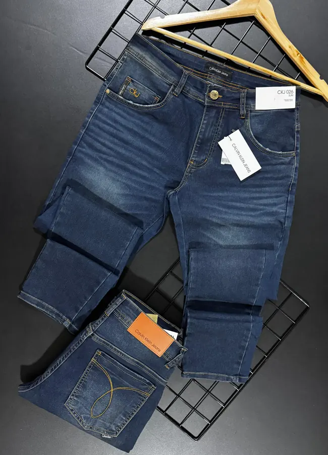Calça jeans azul escura